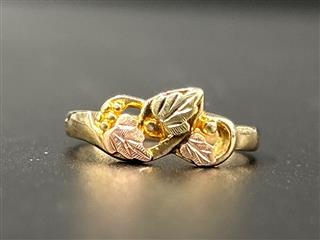 10k Tri Color Gold Leaf Ring Size 7.5 2.67g